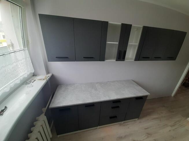 Skręcanie i montaż mebli. Montaz paneli podłogowych. Montaz