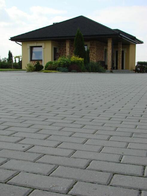 Czyszczenie i mycie kostki brukowej impregnowanie żywicą