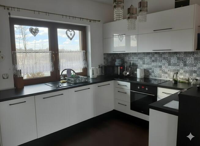 Dom na sprzedaż w Poniatowicach o pow.125m2 na dużej działce