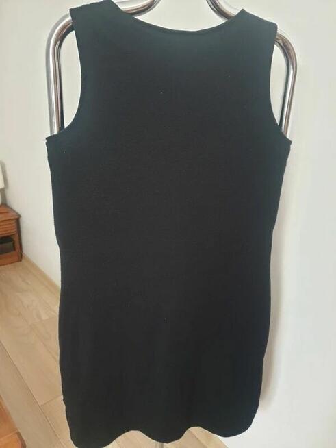 Sukienka czarna bez rękawów z aplikacją L