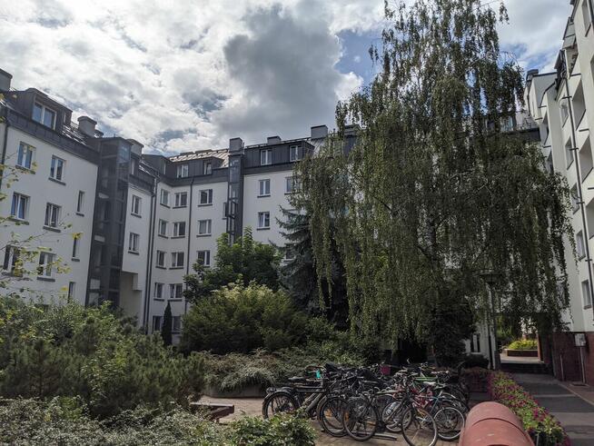 Wynajmę pokój w centrum Warszawy ul Hoża 12m2 Dla dziewczyn