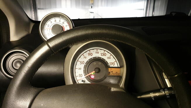 Peugeot 107 1.0 1.0 benzyna klimatyzacja 202 tys. km. przebi