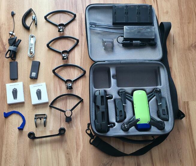 Dron z kamerą DJI SPARK mini Fly
