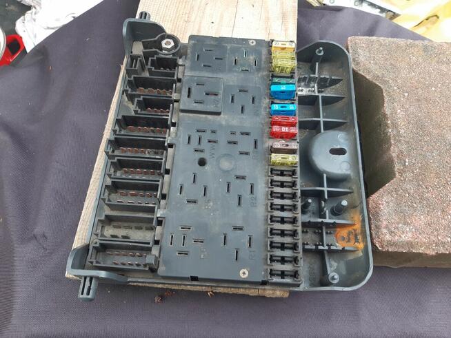 Skrzynka bezpiecznikowa Skoda Felicia 1.3 MPI