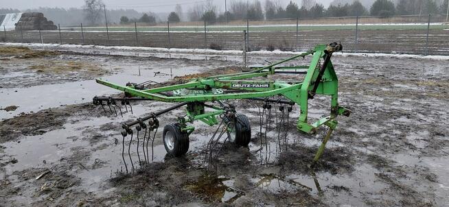 Zgrabiarka karuzelowa