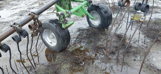 Zgrabiarka karuzelowa