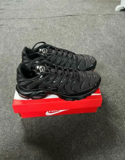 NIKE AIR MAX PLUS TN BLACK