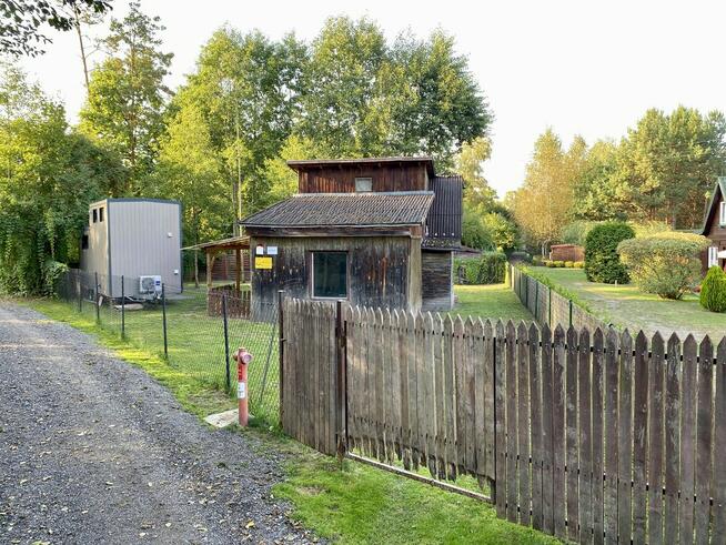 Sprzedam fajną działkę z domkiem w Kuligowie