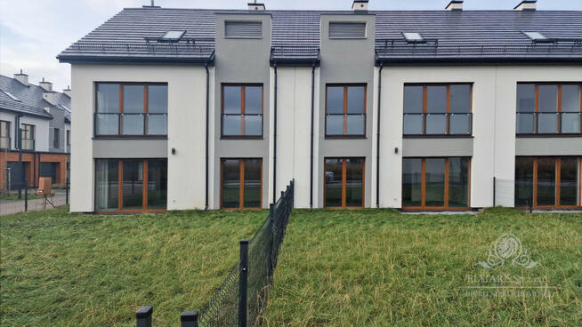 Dom szereg środkowy o pow.130,58m2 na działce 113,90m2, Kąty Wrocławskie