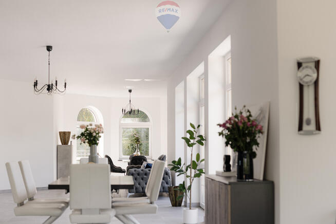 Willa na dużej działce przy lesie.