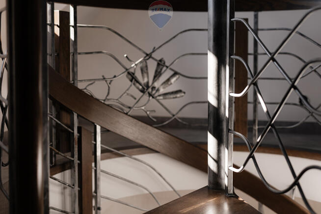 Willa na dużej działce przy lesie.