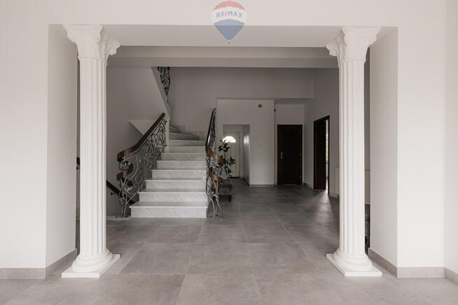 Willa na dużej działce przy lesie.