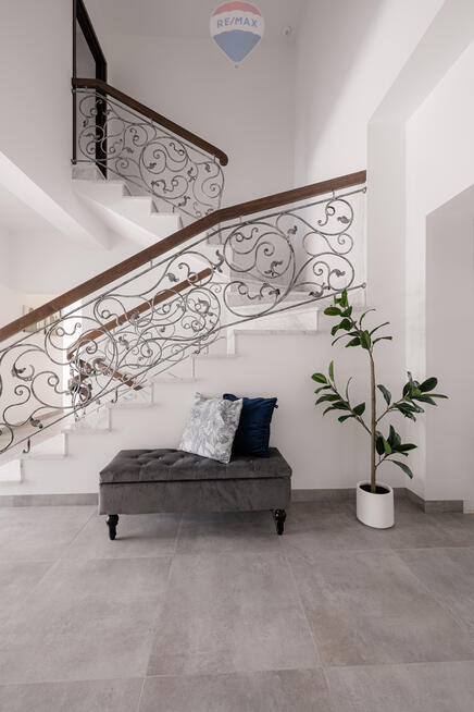 Willa na dużej działce przy lesie.