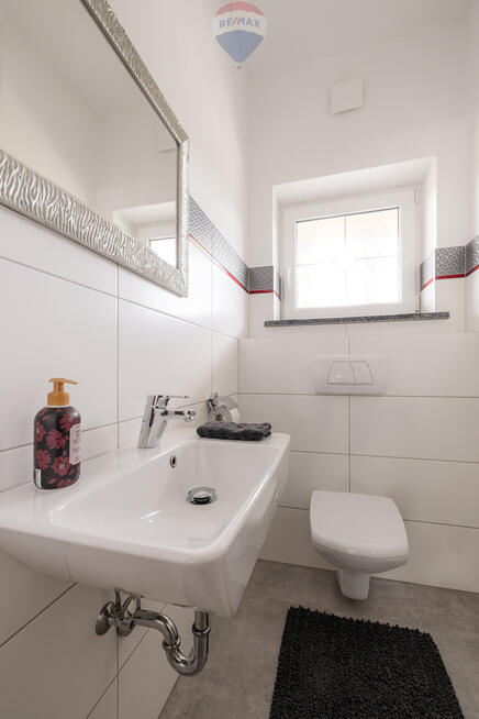 Willa na dużej działce przy lesie.