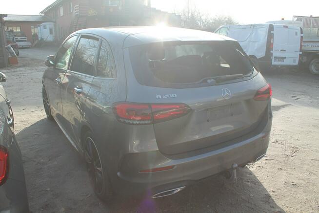 Mercedes B 200