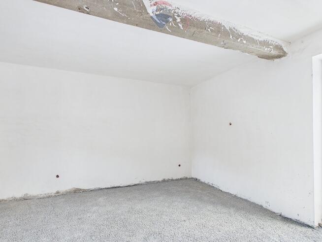 Działka z rozpoczętą budową w Dzianiszu Górnym