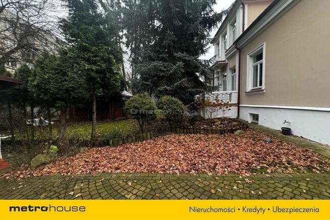 Dworek z okresu międzywojennego w centrum miasta