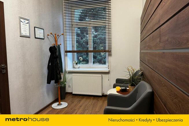 Dworek z okresu międzywojennego w centrum miasta