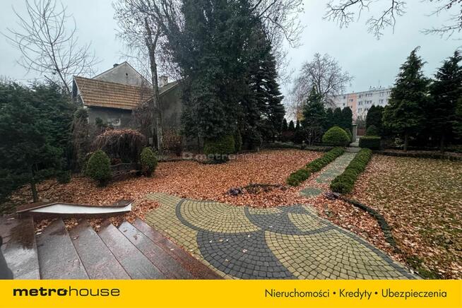 Dworek z okresu międzywojennego w centrum miasta