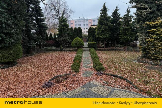 Dworek z okresu międzywojennego w centrum miasta