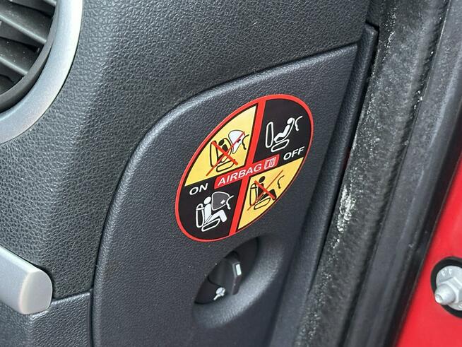 Renault Clio Nawigacja, po liftingu, klimatronik, mocna benzyna,isofix, opony wiel.