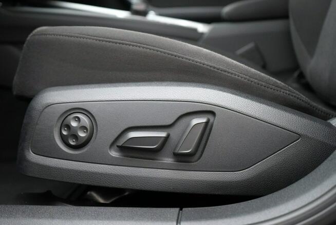 Audi A4 Quattro 45TFSI 265KM Nav LED TempomatACC Kamera Ambiente Alu18