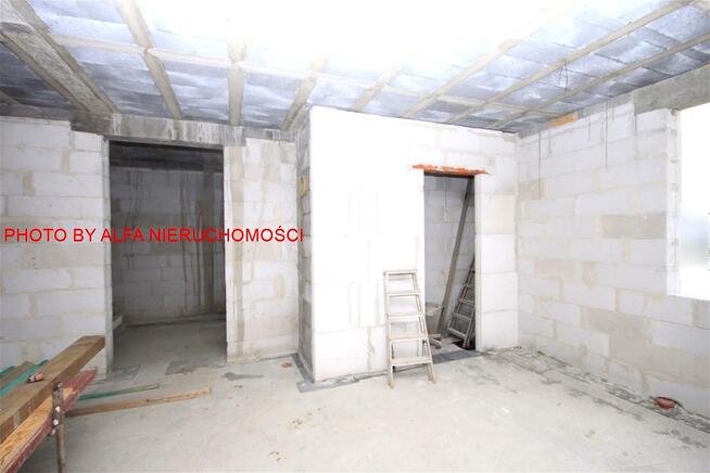 Dom Żarów, Cicha okolica