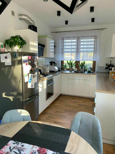 Urządzony wolnostojący dom na zagospodarowanej działce