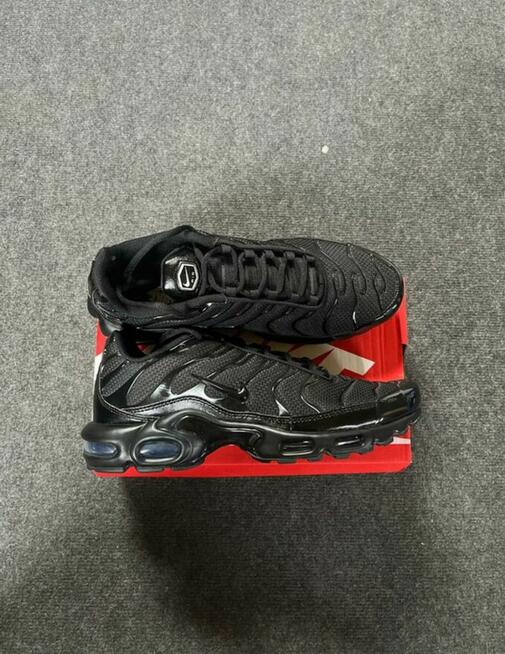 NIKE AIR MAX PLUS TN BLACK