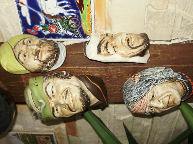 Gipsowe maski z PRL , dziś to już unikaty