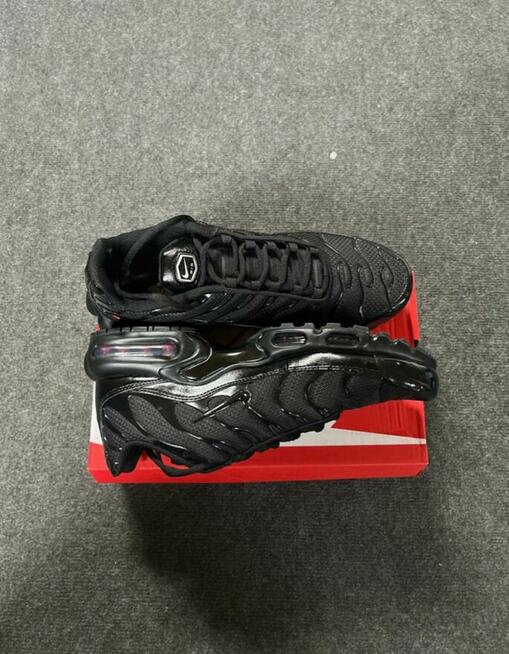 NIKE AIR MAX PLUS TN BLACK