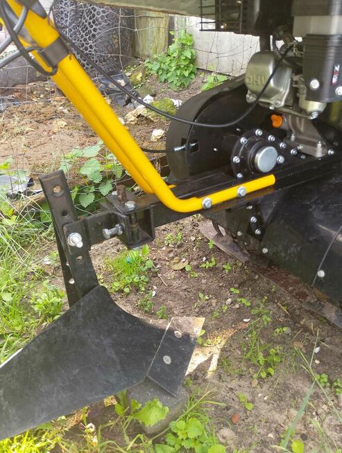 Glebogryzarka spalinowa Cedrus