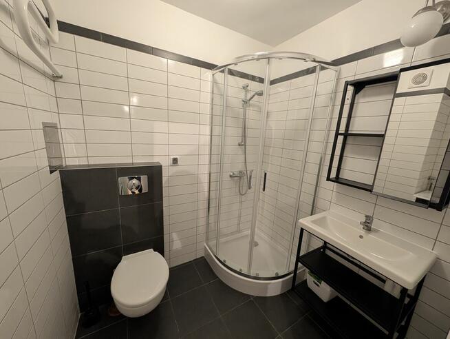 Wynajmę pokój w centrum Warszawy ul Hoża 12m2 Dla dziewczyn