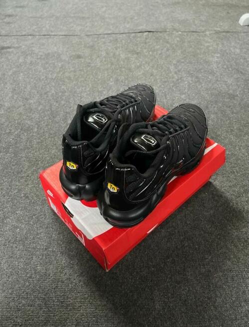 NIKE AIR MAX PLUS TN BLACK