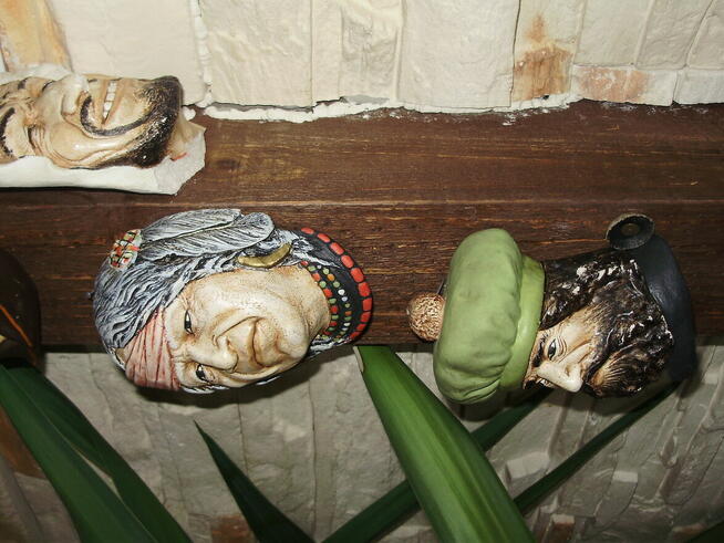 Gipsowe maski z PRL , dziś to już unikaty