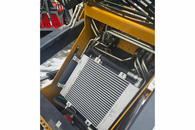 Mini ładowarka gąsienicowa INFRONT YF380 łyżka szczękowa