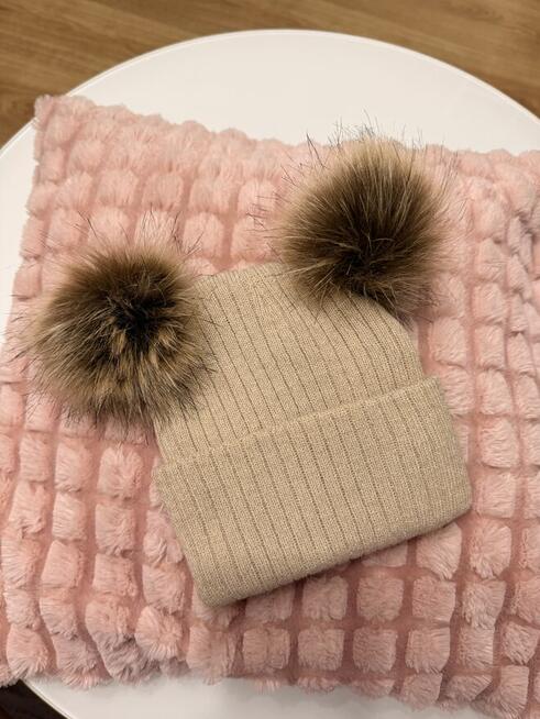Czapki dziecięce biała beżowa z pomponami jesień zima 1-2lat