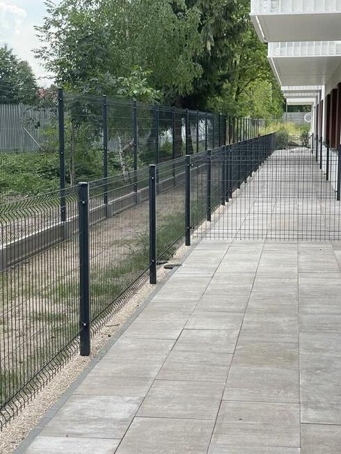 montaż, panele ogrodzeniowe 3D, ogrodzenia panele, końskie