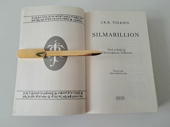 Książka „Silmarillion” J.R.R.Tolkien, do sprzedania