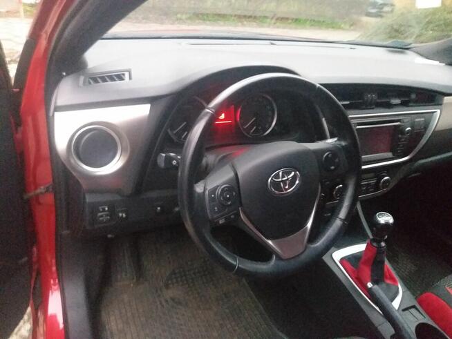 Sprzedam Toyota Auris 1,6 l, benzyna