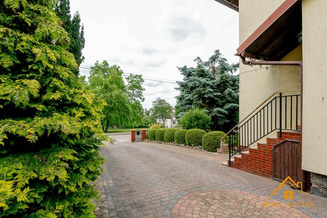 dom pomiędzy dwoma jeziorami