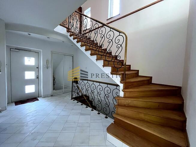 Dom na biuro, metro, 7 miejsc parkingowych