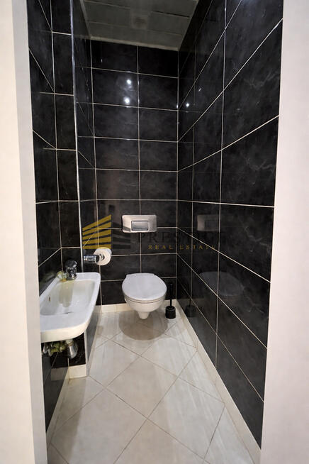 Dom na biuro, metro, 7 miejsc parkingowych