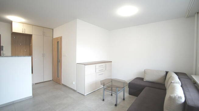 Sprzedaż mieszk. 35 m2. z balkonem 2 piętro, ZWM