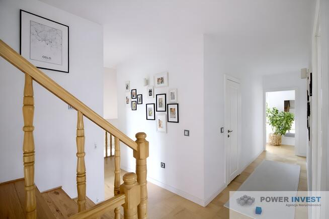 Dom wśród zieleni z dużym ogrodem