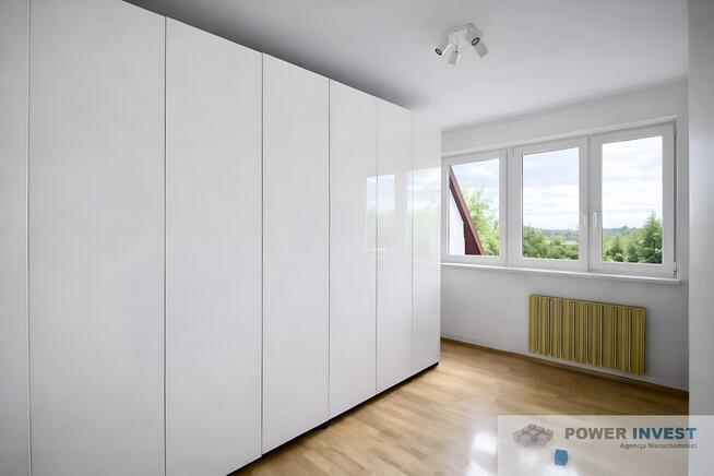 Dom wśród zieleni z dużym ogrodem