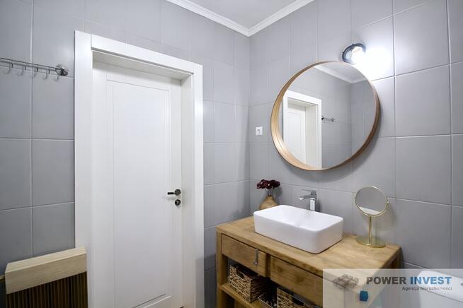 Dom wśród zieleni z dużym ogrodem