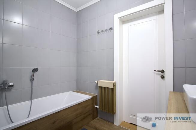 Dom wśród zieleni z dużym ogrodem