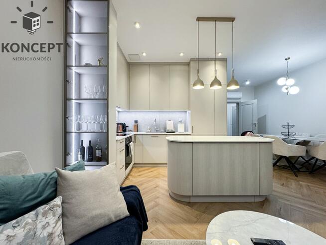 Nowoczesny szeregowiec z dużym ogrodem