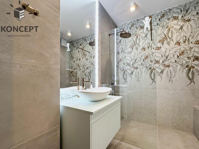 Nowoczesny szeregowiec z dużym ogrodem